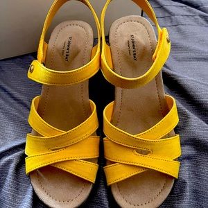 Women’s 8.5 wedges